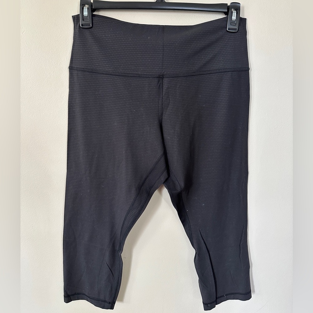 Lululemon Align 21” crop legging black embossed 14